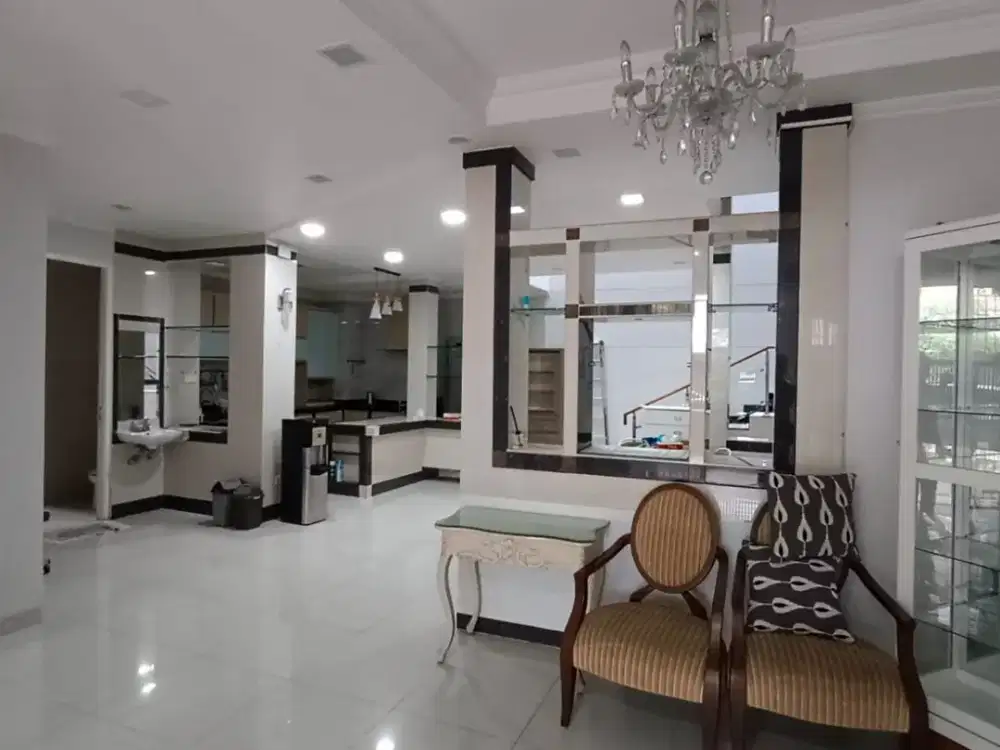 MURAH !! DIJUAL RUMAH GADING KIRANA 2,5 LANTAI SIAP HUNI DESAIN MINIMALIS