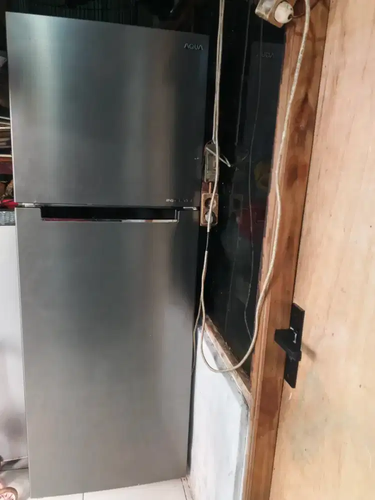 Kulkas 2 Pintu Inverter merk Aqua Normal