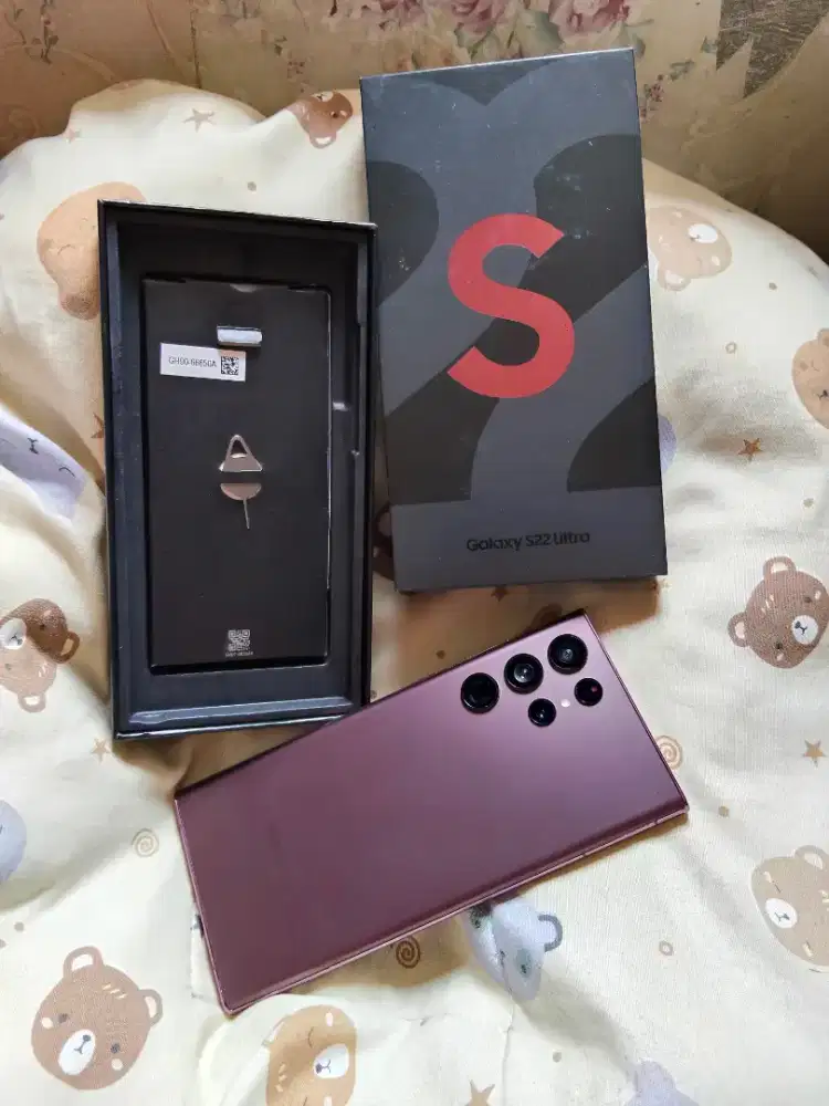 Samsung s22 ultra 5G 12/256 gb fullset. Tt atau jual.