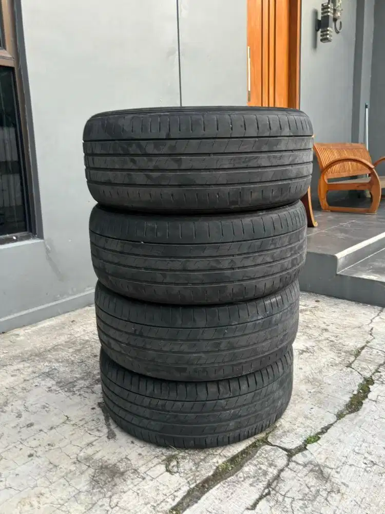 BAN MOBIL DUNLOP SP SPORT LM 705 R18 235/50 4 PCS 1 SET BEKAS