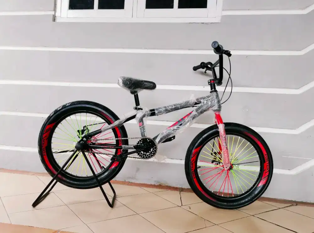 Sepeda BMX merek foster uk'20 hrg 670rb net kondisi baru