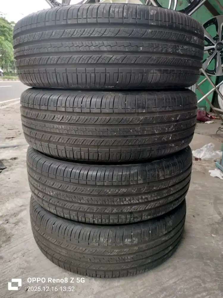 Jual ban copotan mrek GT radial suv ukuran 205 70 R15 kond 95% 4pcs