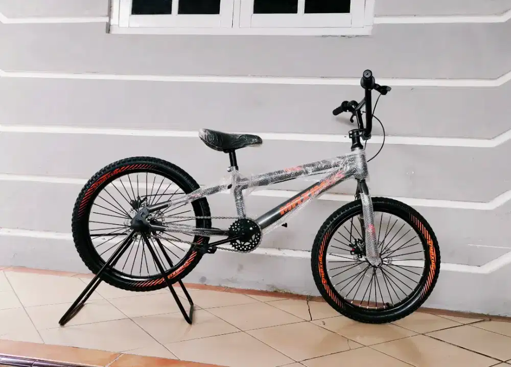 Sepeda BMX merek Maximus uk'20 hrg 620rb net kondisi baru