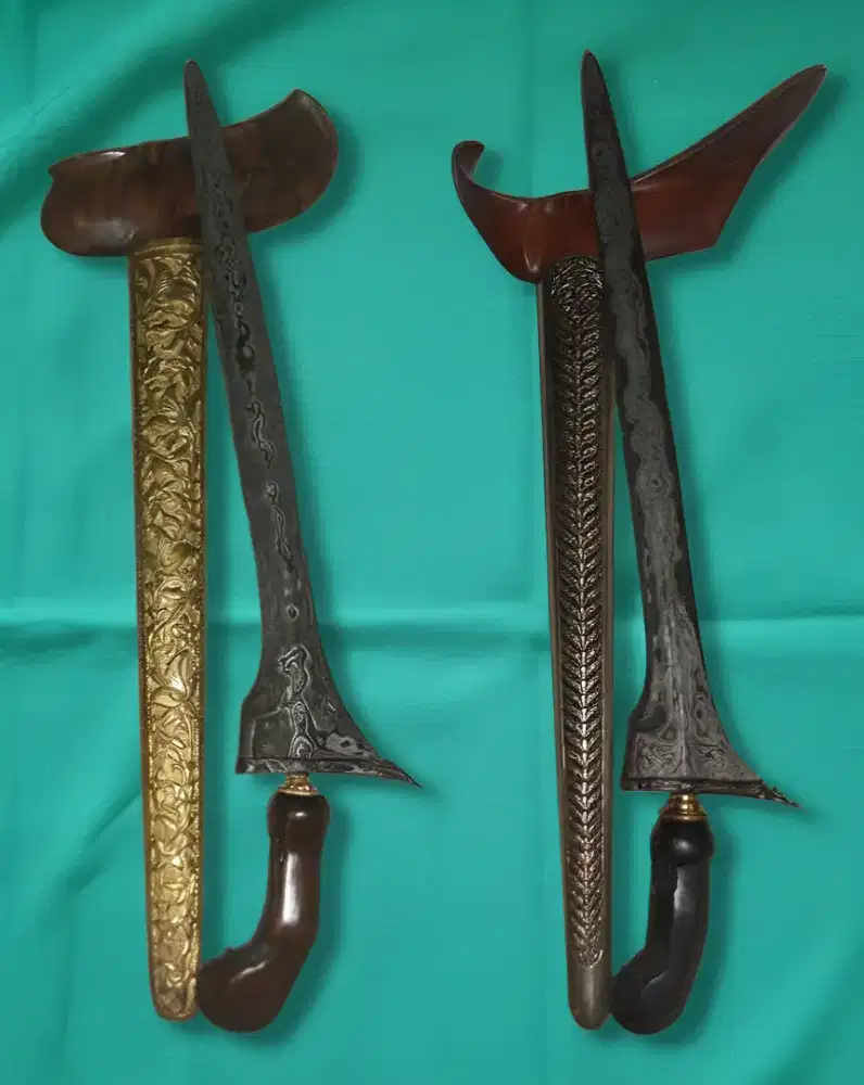 2 KERIS JALAK SEPUH