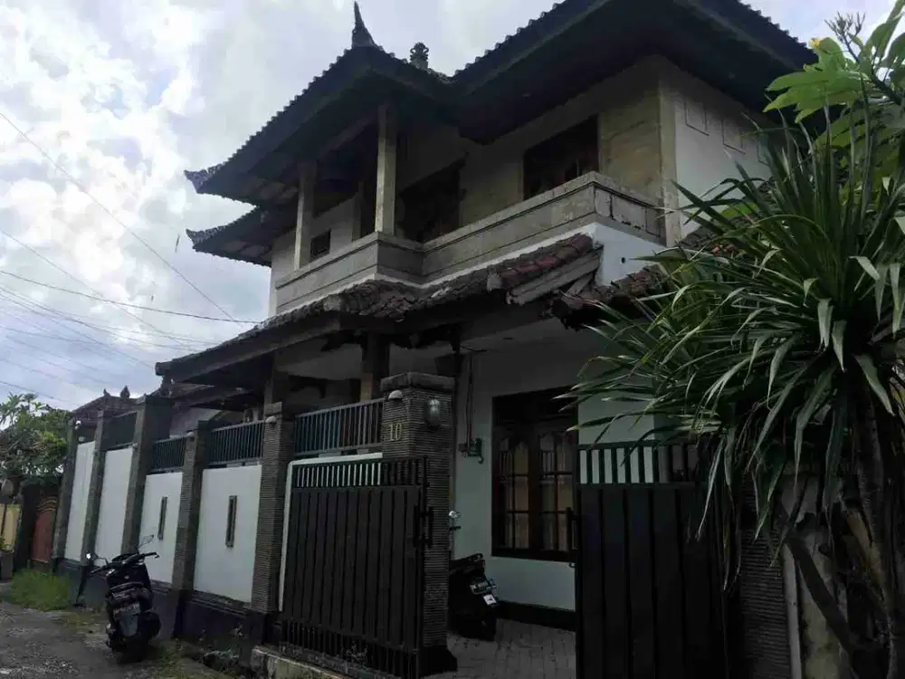 Jual Rumah 2lt Modern Jl Gunung Mas Denpasar area Tidak Banjir cocok Hunian Strategis