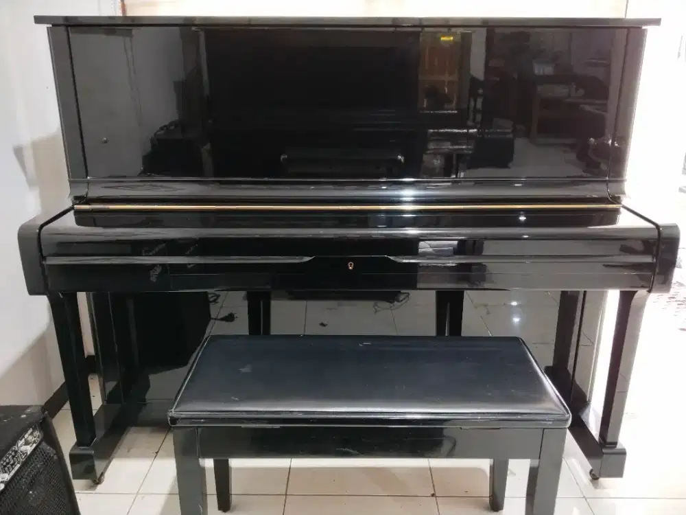 Piano Yamaha U1 M