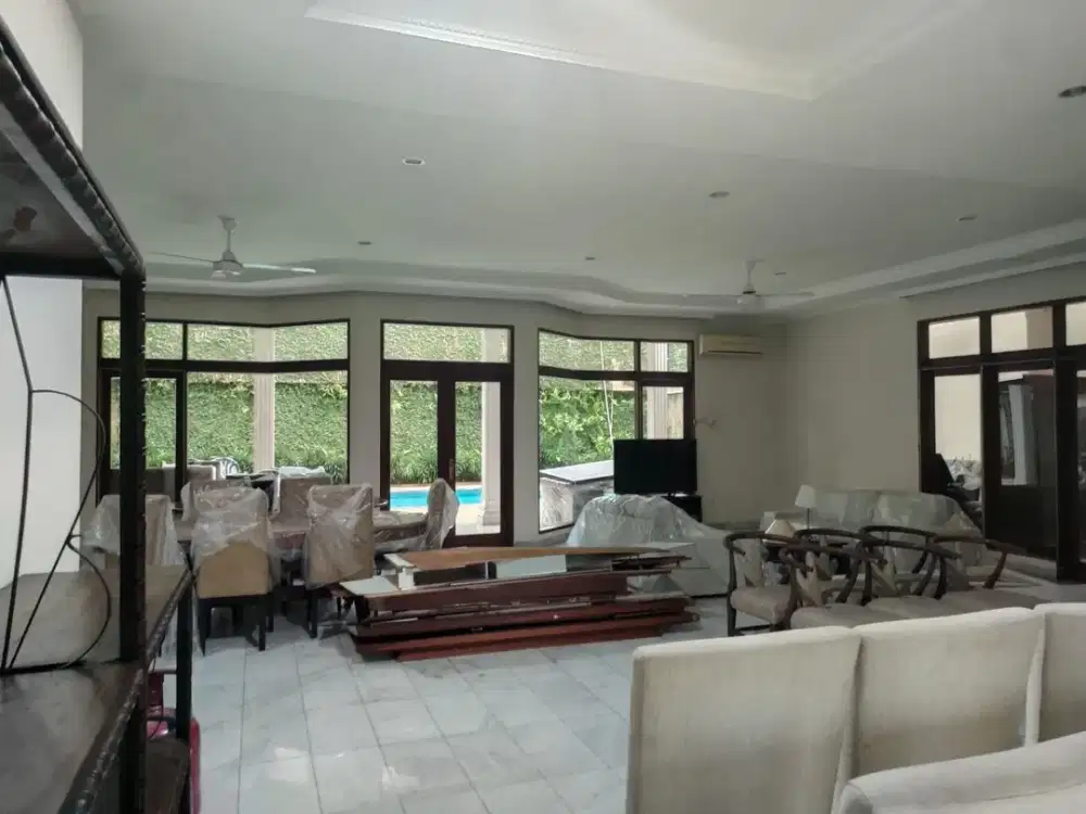 Townhouse Jervois Park Siap Huni Dengan Private Pool di TB Simatupang Jakarta Selatan