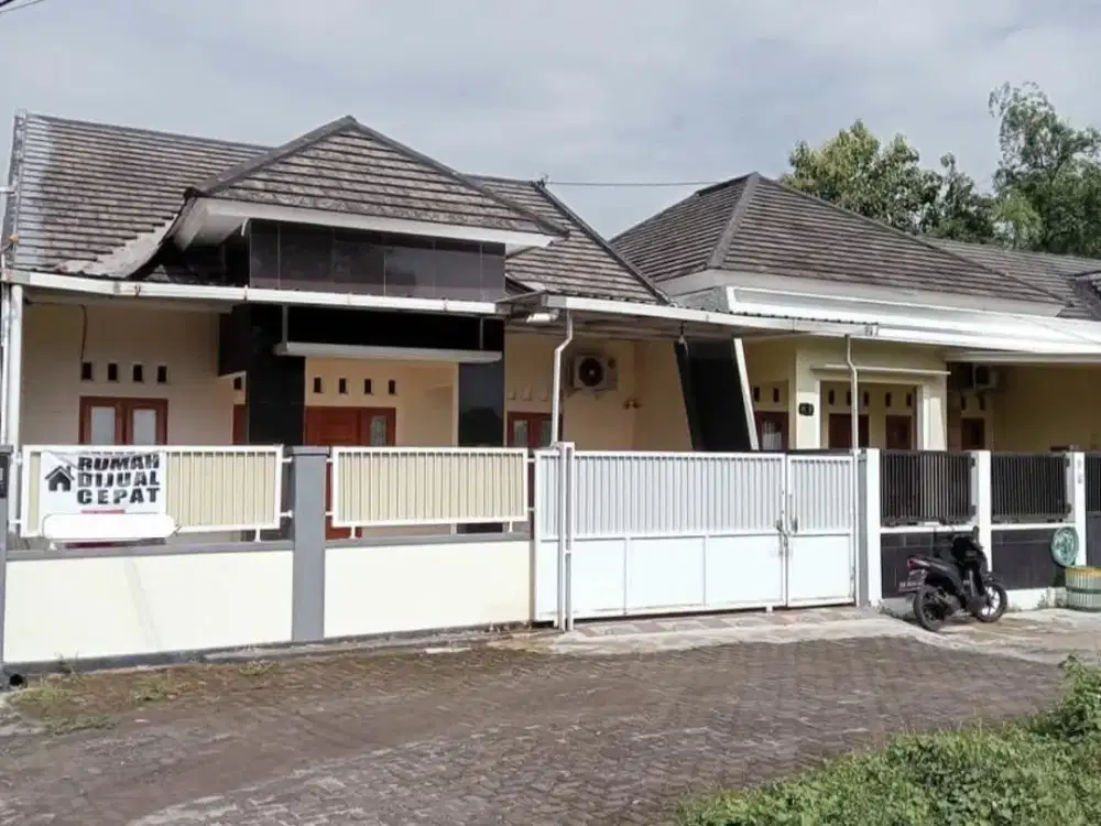 Rumah Luas 3 Kamar di Maguwoharjo Sleman SHM IMB Dekat Akses Utama