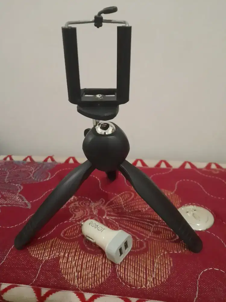 Jual aksesoris hp keduanya,masih seperti baru siap pake.