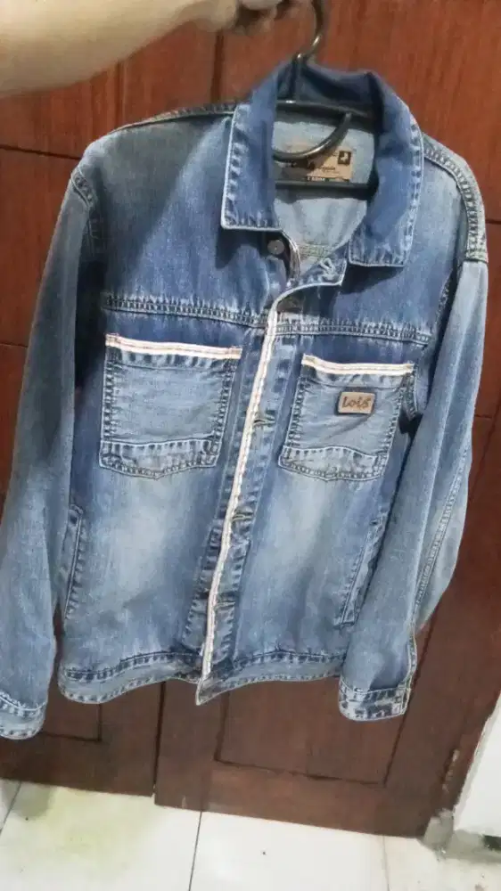Jaket murah original asli merek Lois