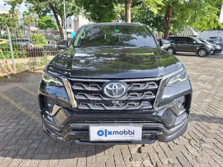 LOW DP Toyota Fortuner 2.8 VRZ GR Sport 4x4 Solar-AT 2022 JLQ
