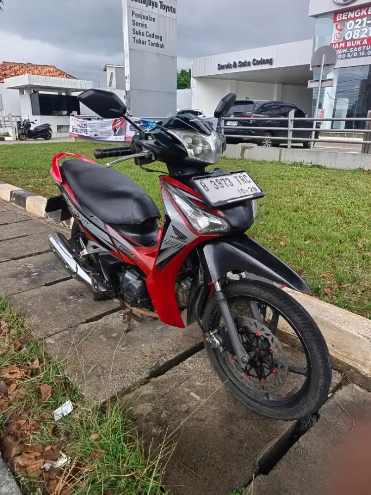 Honda supra helm in 2012