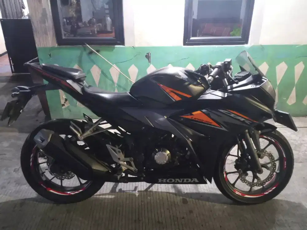 Honda CBR 150 Th 2019 Surat Lengkap Full Orisinil Kondisi Gress