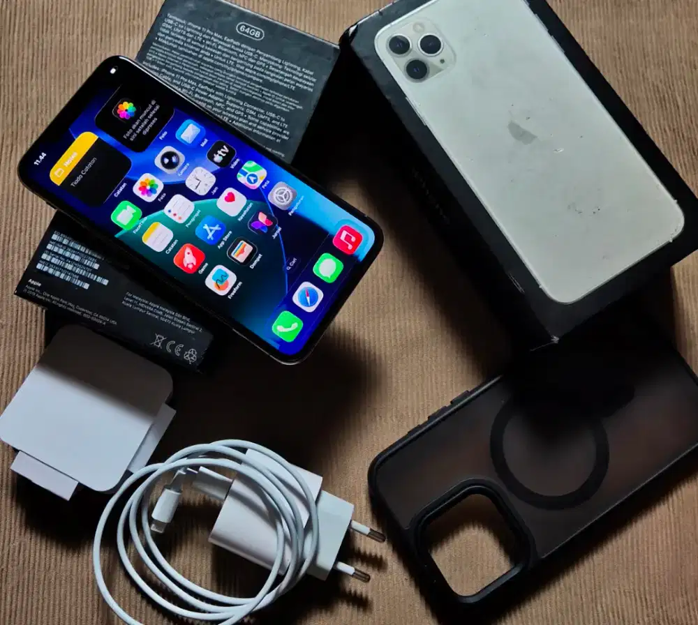 iPhone 11pro max 64GB all operator