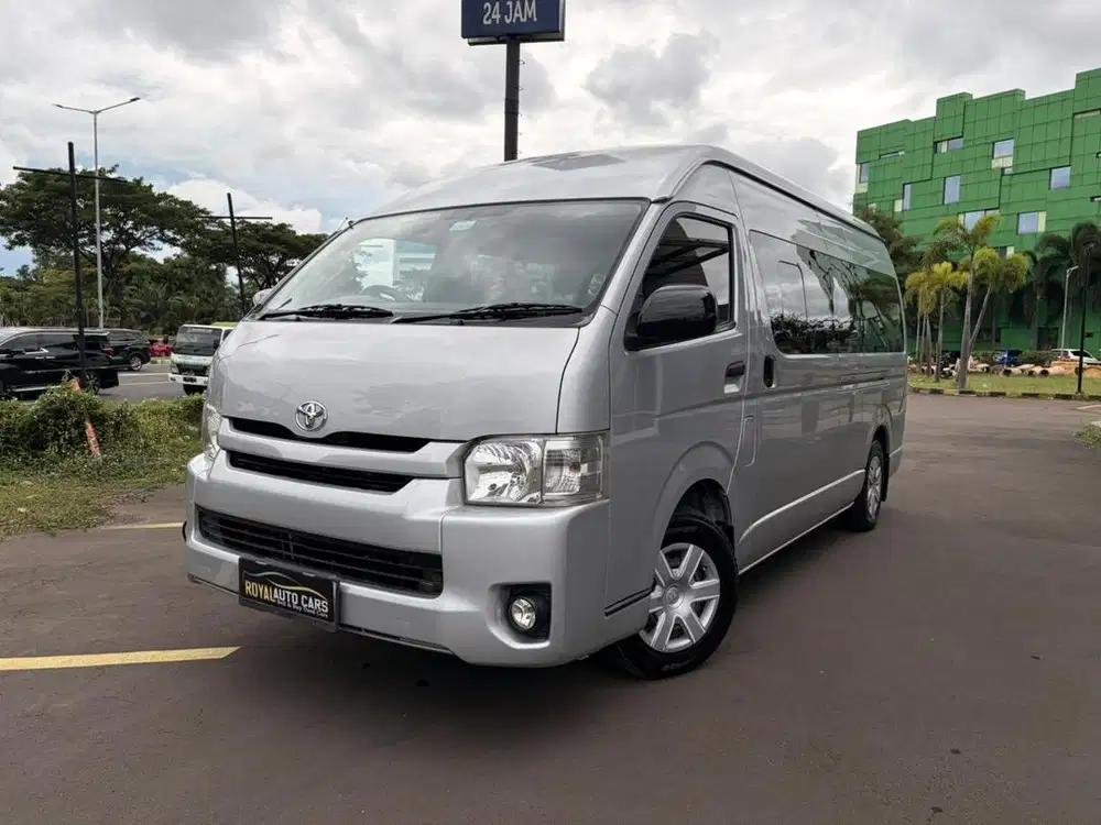[PAJAK PANJANG - LOW ODO] Toyota Hiace 2.5 Commuter MT 2018