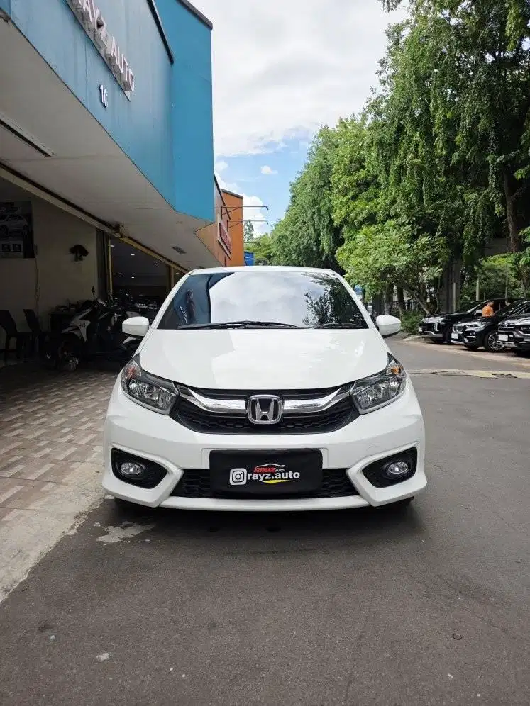 Honda Brio 2022 E AT Putih 28rb KM Full Original