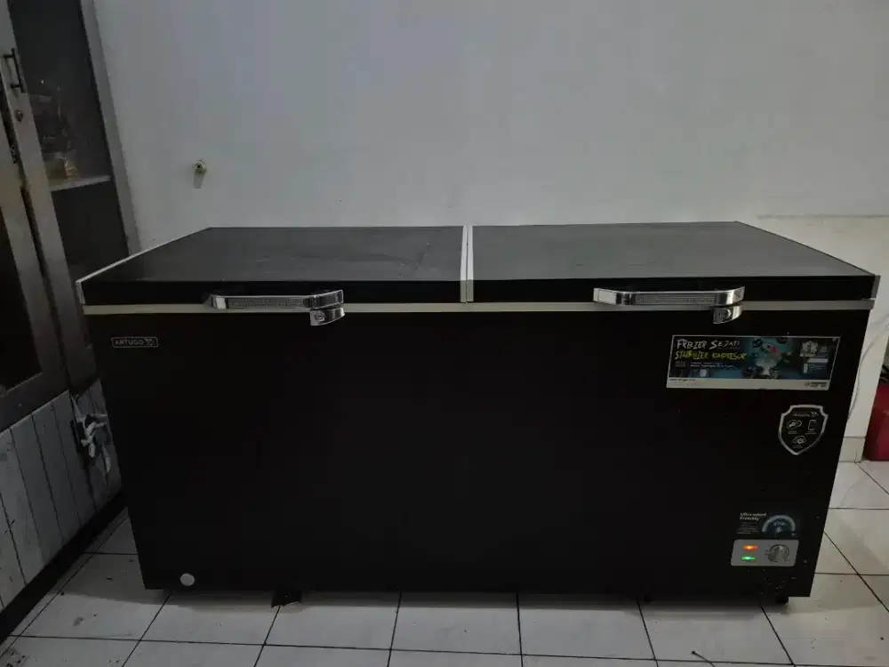 FREEZER ARTUGO 600L LIKE NEW 95%