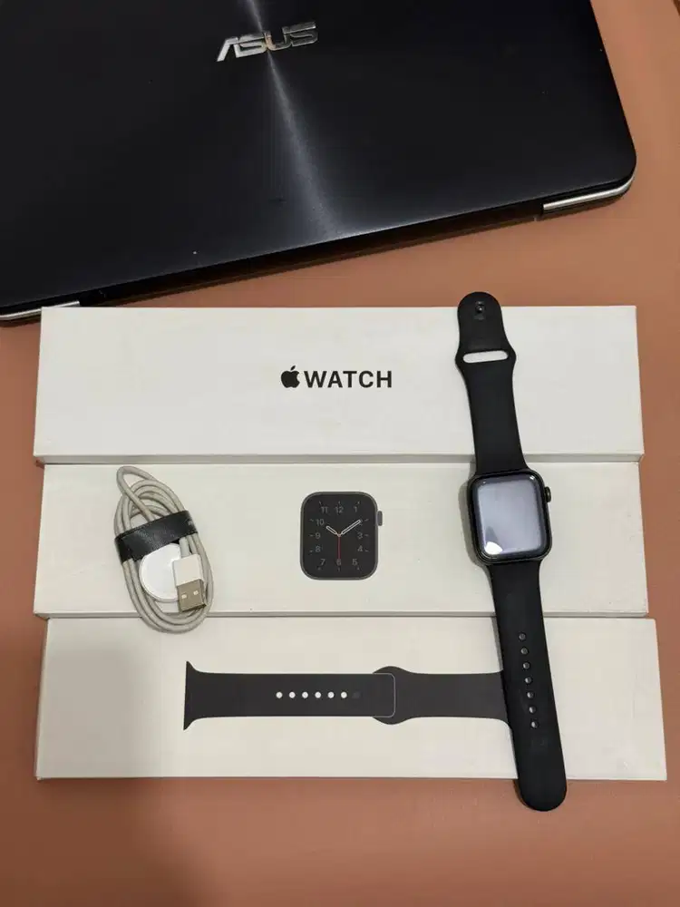 Apple Watch SE Gen 1 44mm ex IBOX