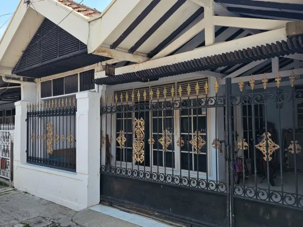 JUAL MURAH Rumah siap huni nyaman murah di Jalan Gumuruh Kota Bandung