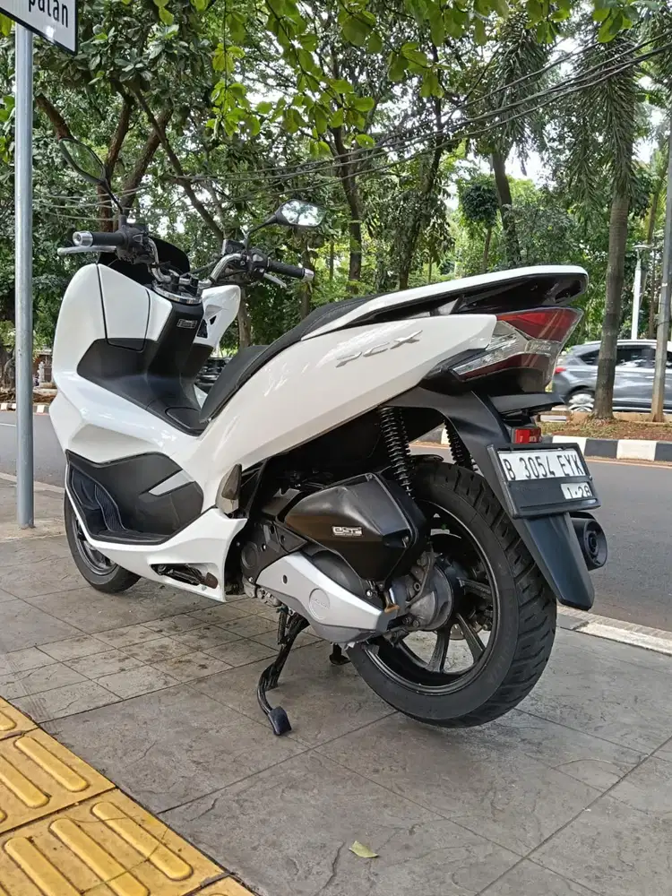 DIJUAL CASH HONDA PCX 150 CBS ISS THN 2018 PAJAK IDUP SIAP PAKAI