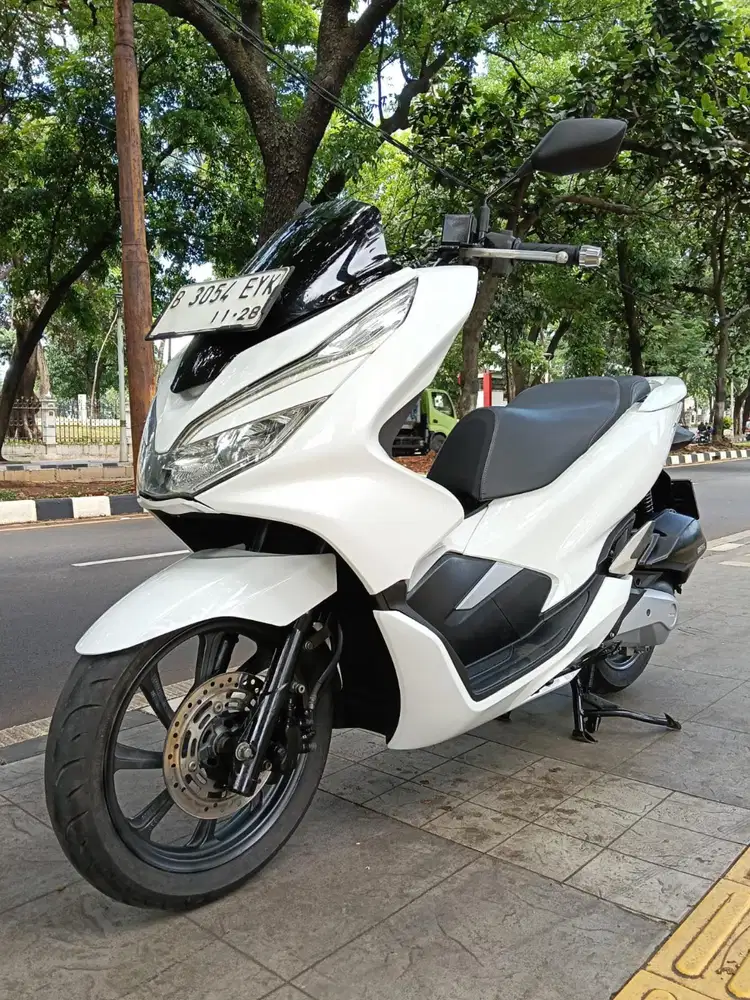 DIJUAL CASH HONDA PCX 150 CBS ISS THN 2018 PAJAK IDUP SIAP PAKAI
