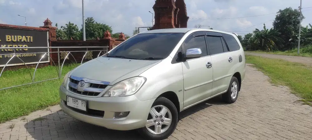 Toyota Kijang Innova 2005 Bensin