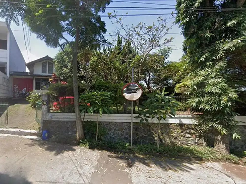 Rumah Antik Siap Huni di Gegerkalong Permai, Ciwaruga