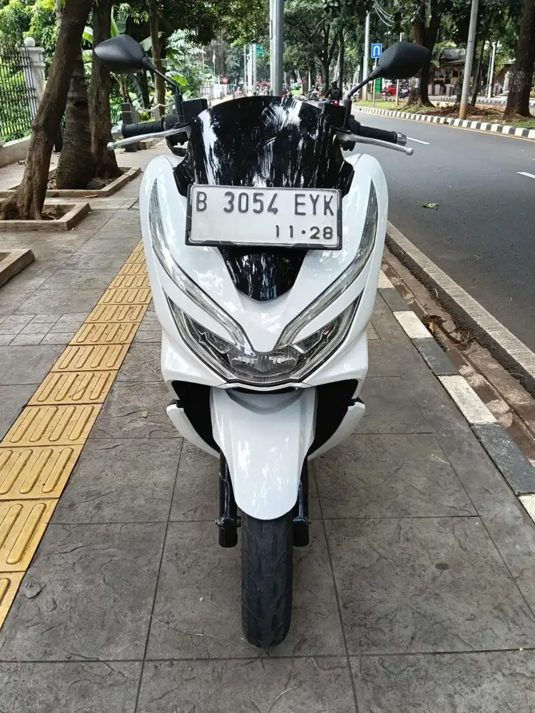 DIJUAL CASH HONDA PCX 150 CBS ISS THN 2018 PAJAK IDUP SIAP PAKAI