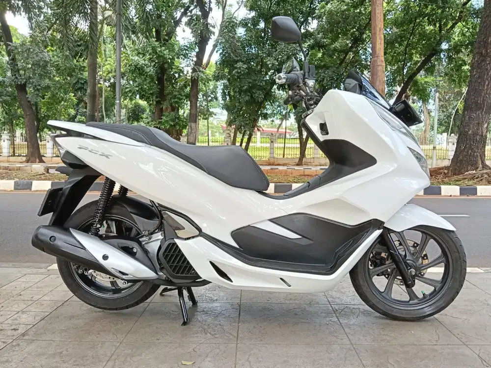 DIJUAL CASH HONDA PCX 150 CBS ISS THN 2018 PAJAK IDUP SIAP PAKAI