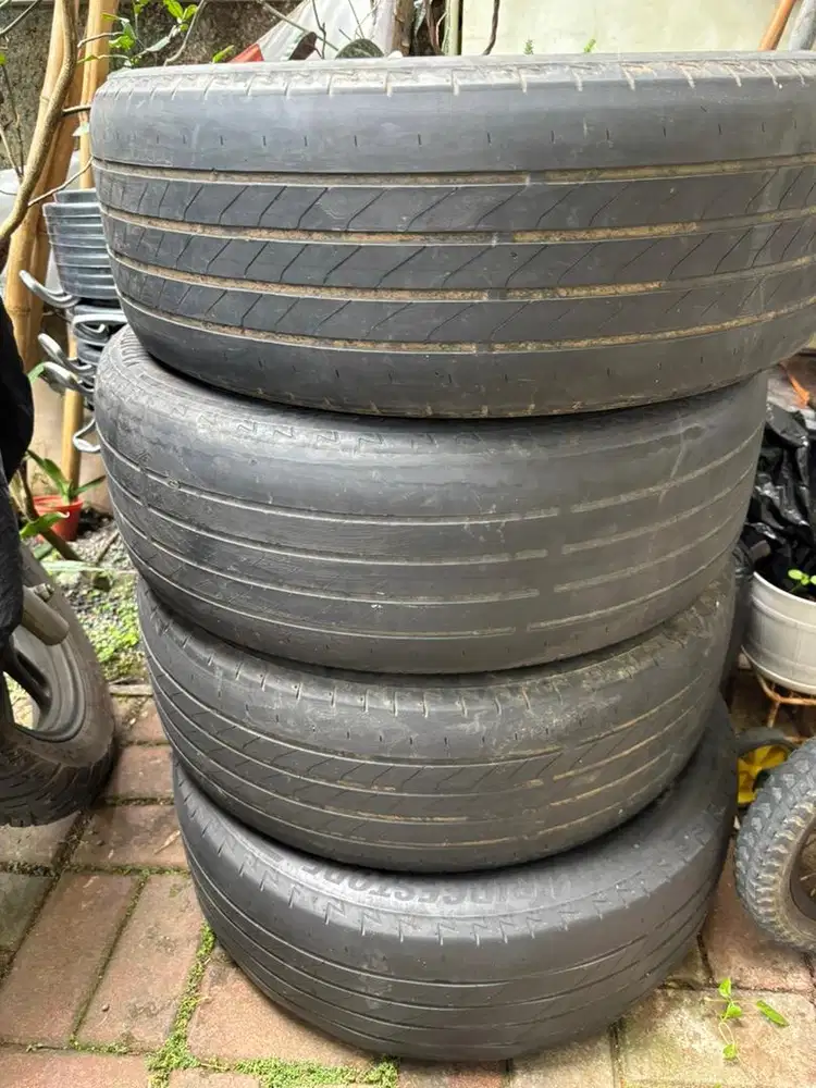 Ban bekas bridgestone R16