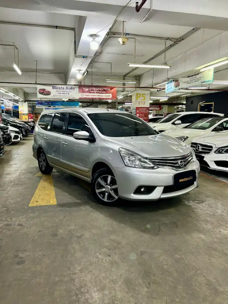Low KM Nissan Grand Livina XV 1.5 AT 2017 Matic