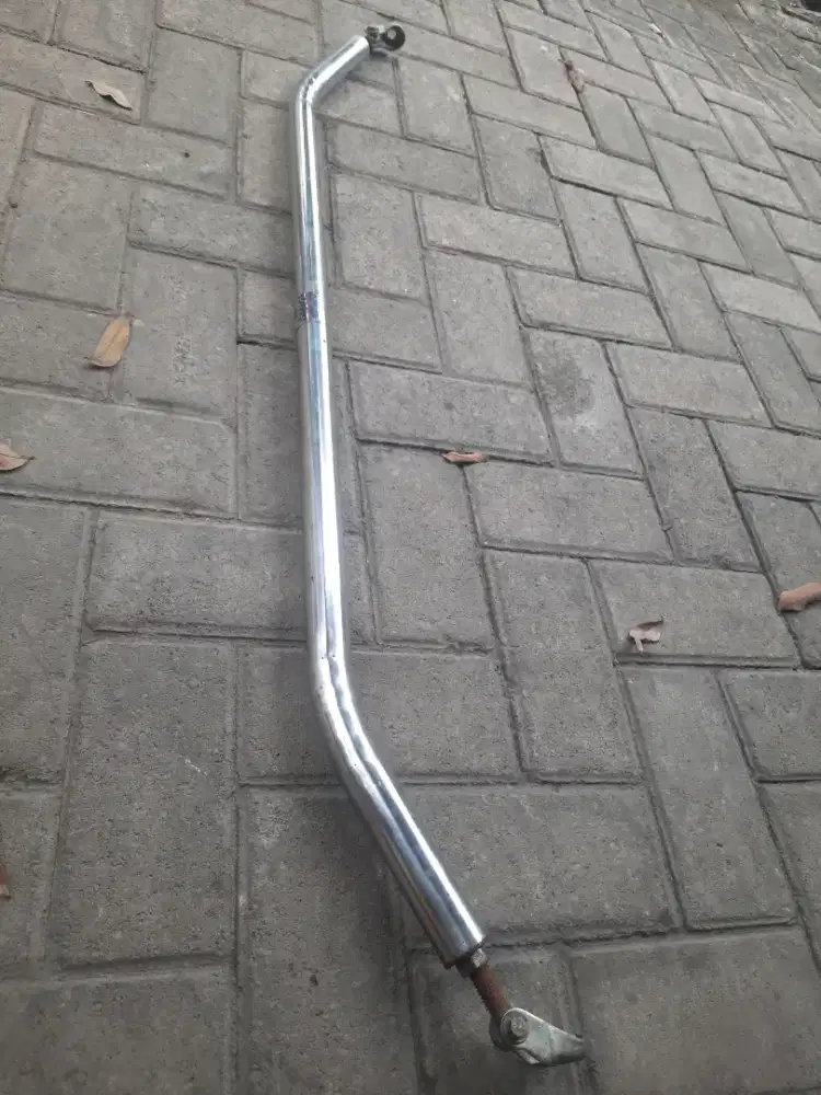Strut bar depan ( Brio & mobilio )