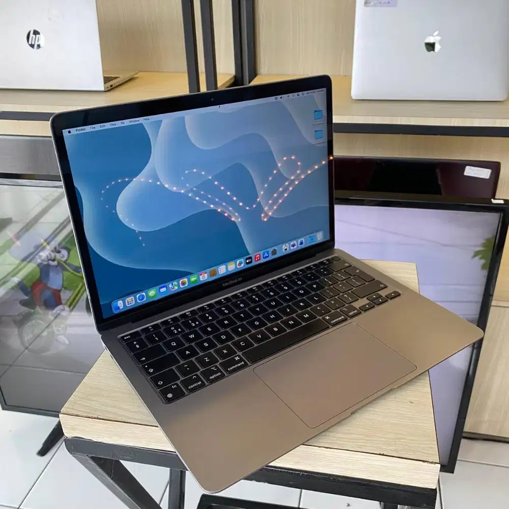 MacBook Air M1 2020 RAM 8GB//256GB Multitasking Lancar