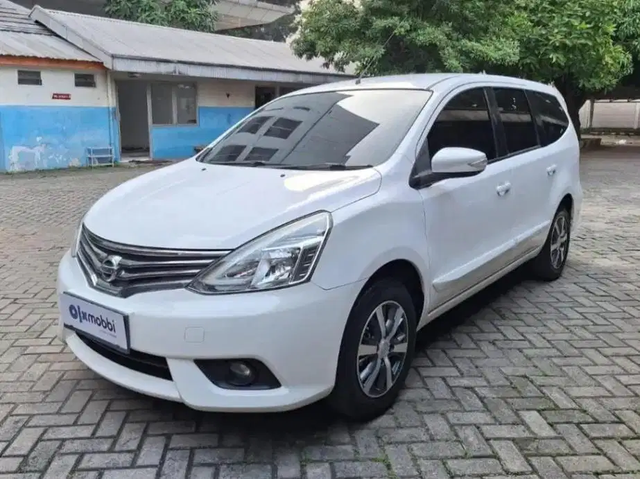 PROMO Nissan Grand livina 1.5 XV Bensin-AT 2017 ZKD