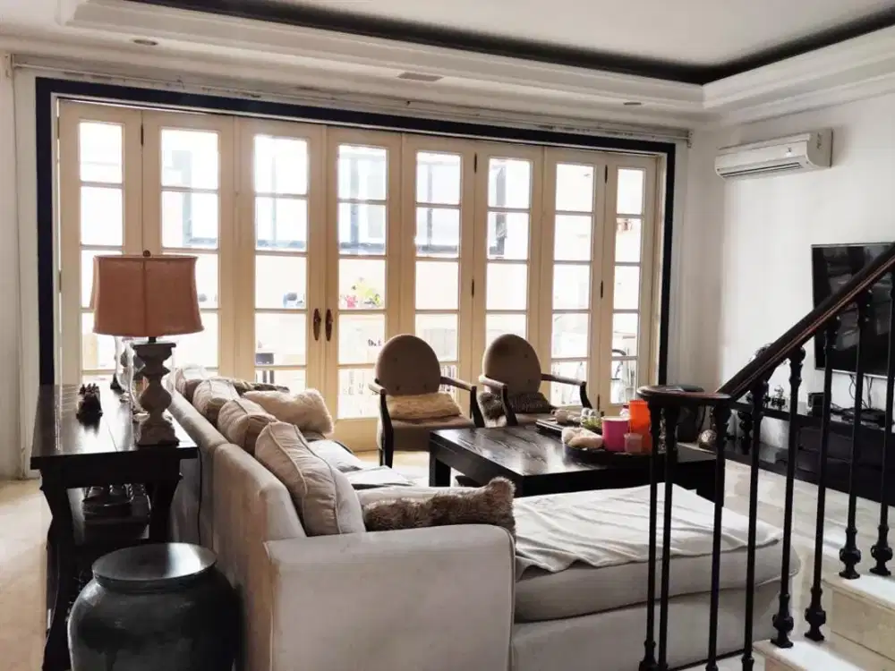 Rumah Modern Classic 3 Lantai Siap Huni di Kawasan Premium Pondok Indah, Jakarta Selatan