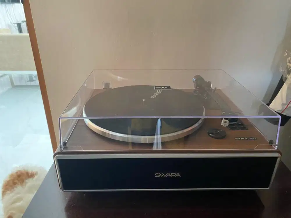 Swara V100 Pemutar Piringan Hitam