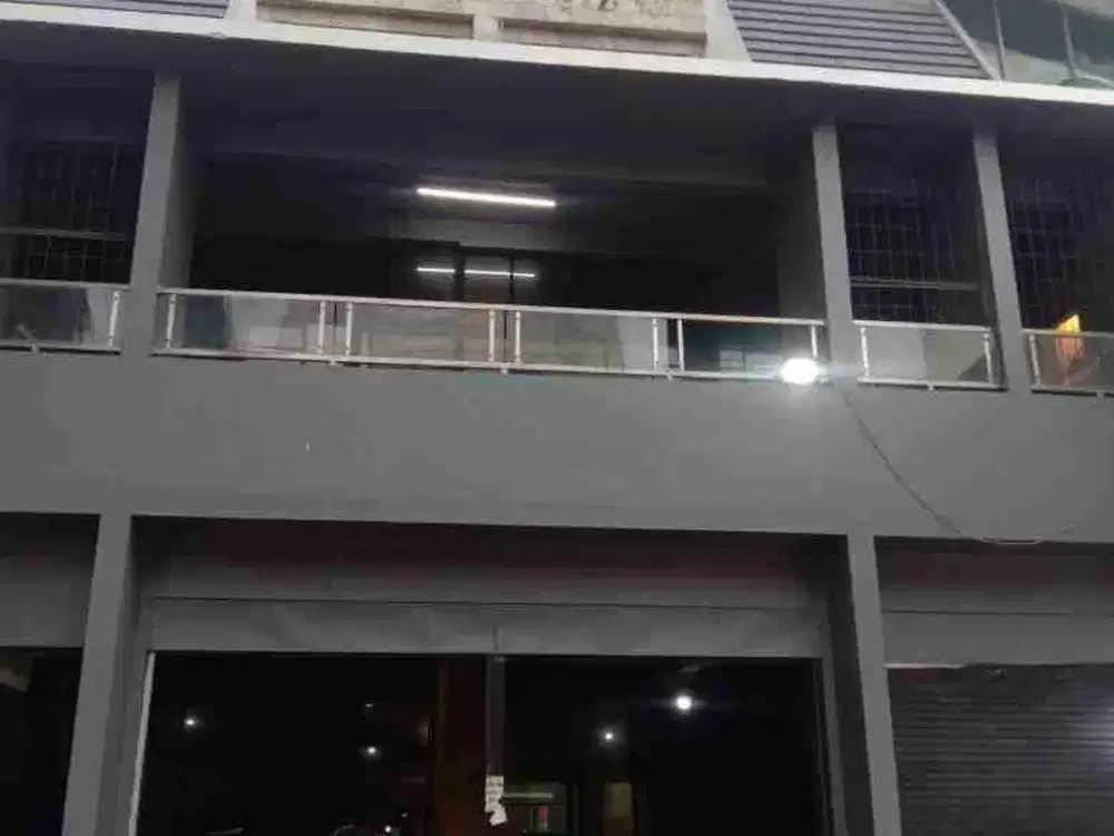 GEDUNG 4 LANTAI, Bulungan Jakarta Selatan