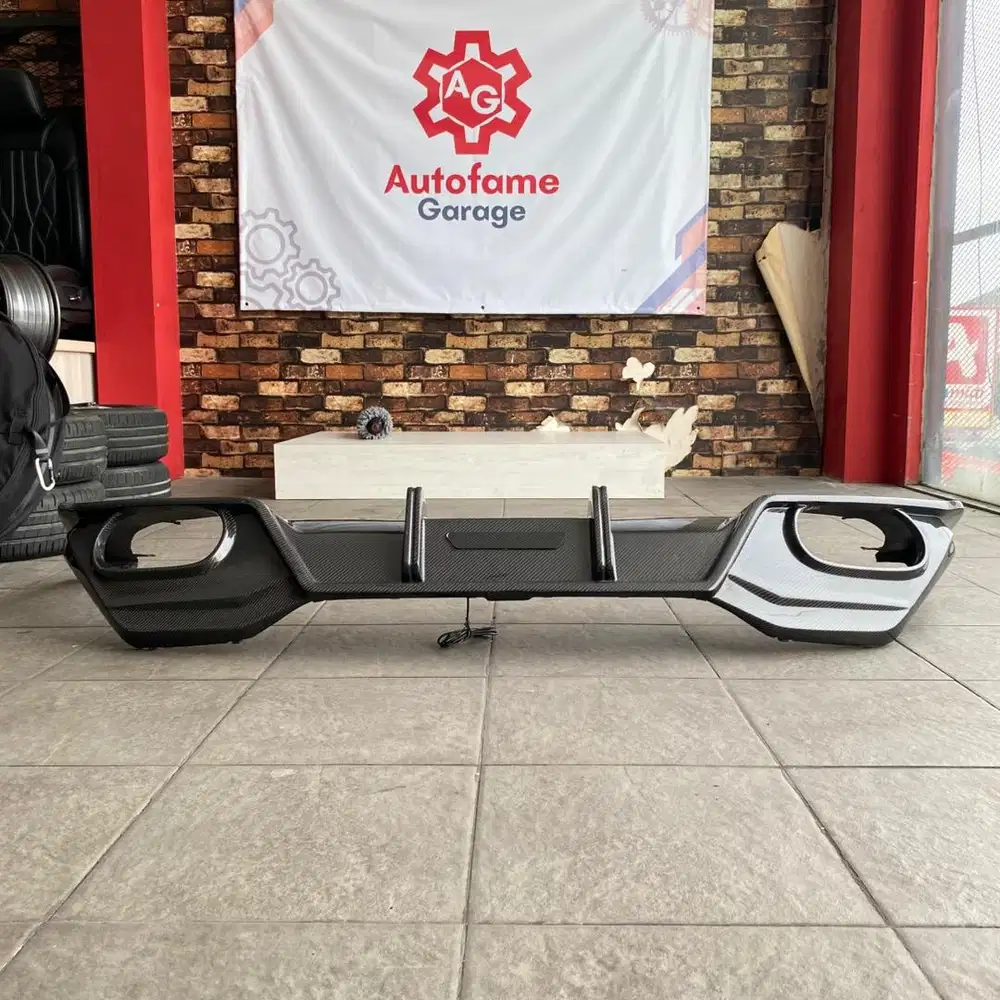 Diffuser Belakang Carbon BMW 840i / 8 Series + Lampu Tengah