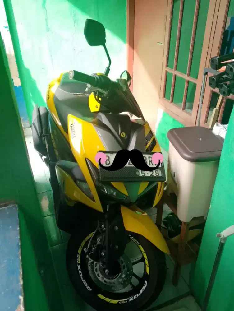Yamaha aerox 155 kuning