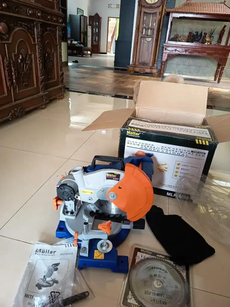 Mesin potong almunium kayu besi