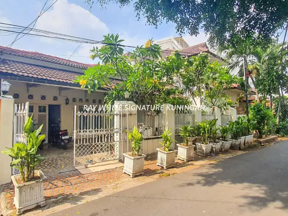 Rumah Asri 2 Lantai di Lokasi Strategis Tebet Barat Dalam