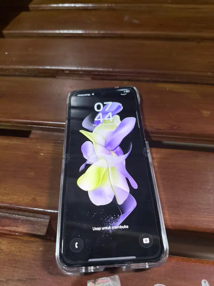 Samsung Z flip 4 Kondisi bagus