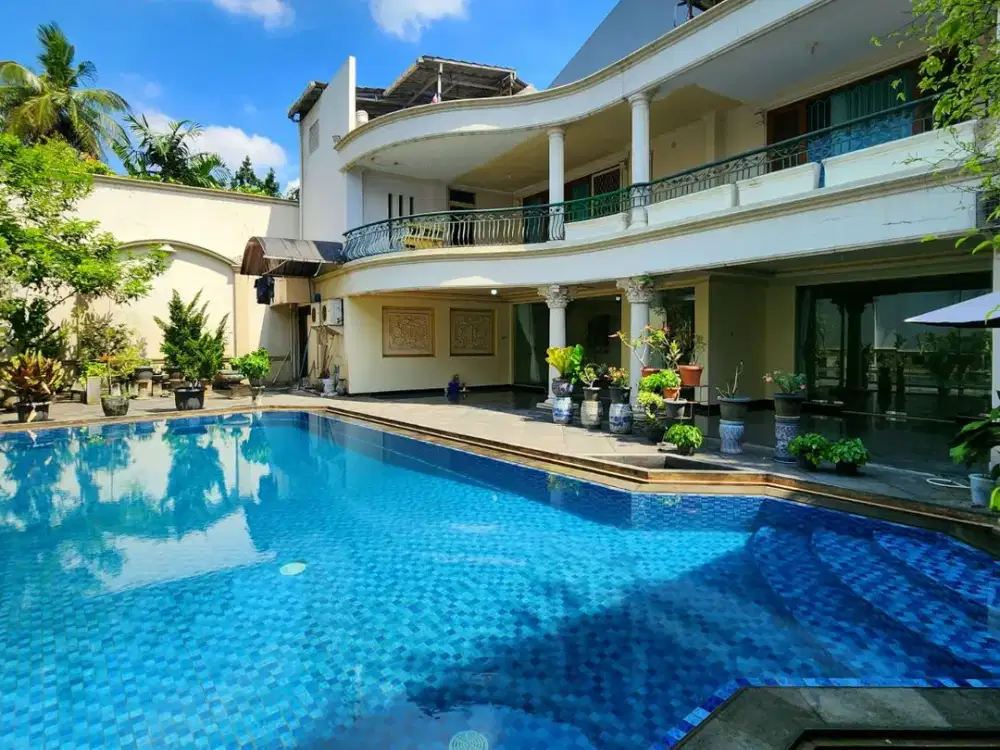 Rumah Mewah 2 Lantai Dijual di Pondok Indah – Classic House, Private Pool, Siap Huni