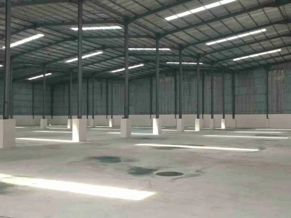 Gudang sepatan gandeng luas 7200 m