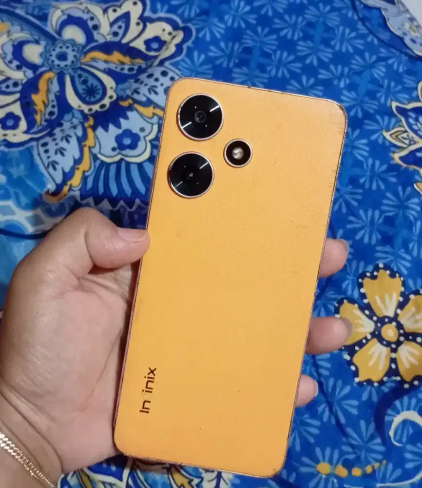 Infinix hot 30i ram 8+8/128!.