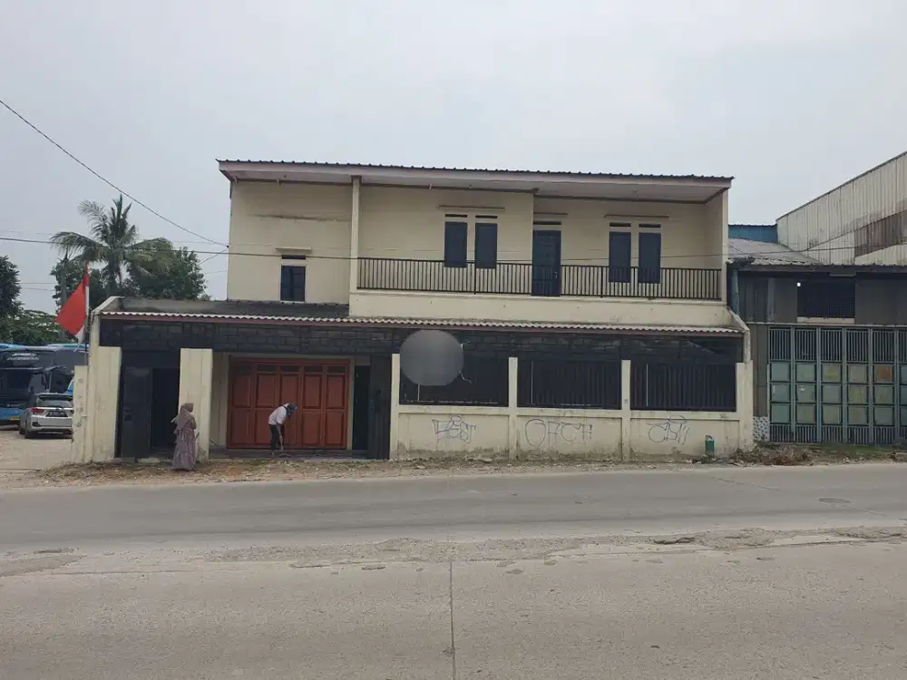 Disewakan Rumah Strategis Dijalan Utama Dekat Lippo Cikarang -Cocok Untuk Hunian, Kantor atau Gudang