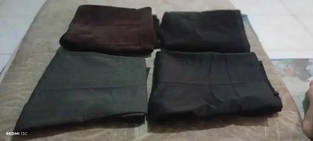4 Celana panjang Bahan dan kodorai mulus
