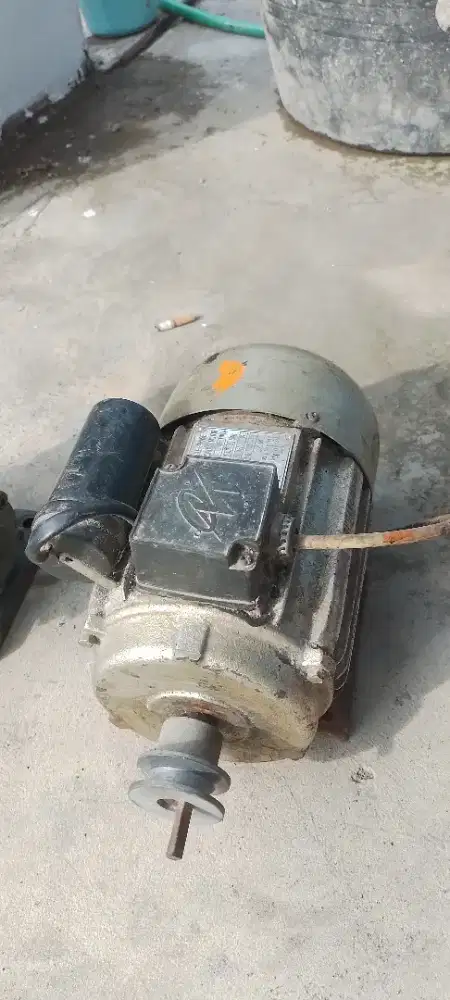 Dinamo 1/2 hp bekas masih fungsi