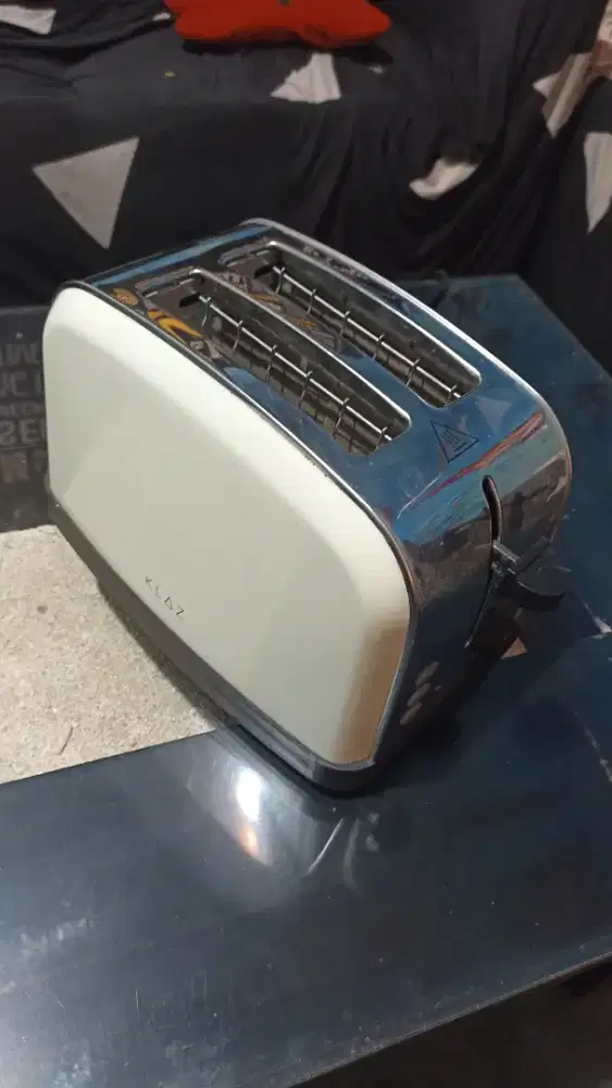 pemanggang roti tawar