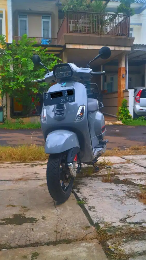 Vespa S 125 iget tahun 2022 grey matte abu abu